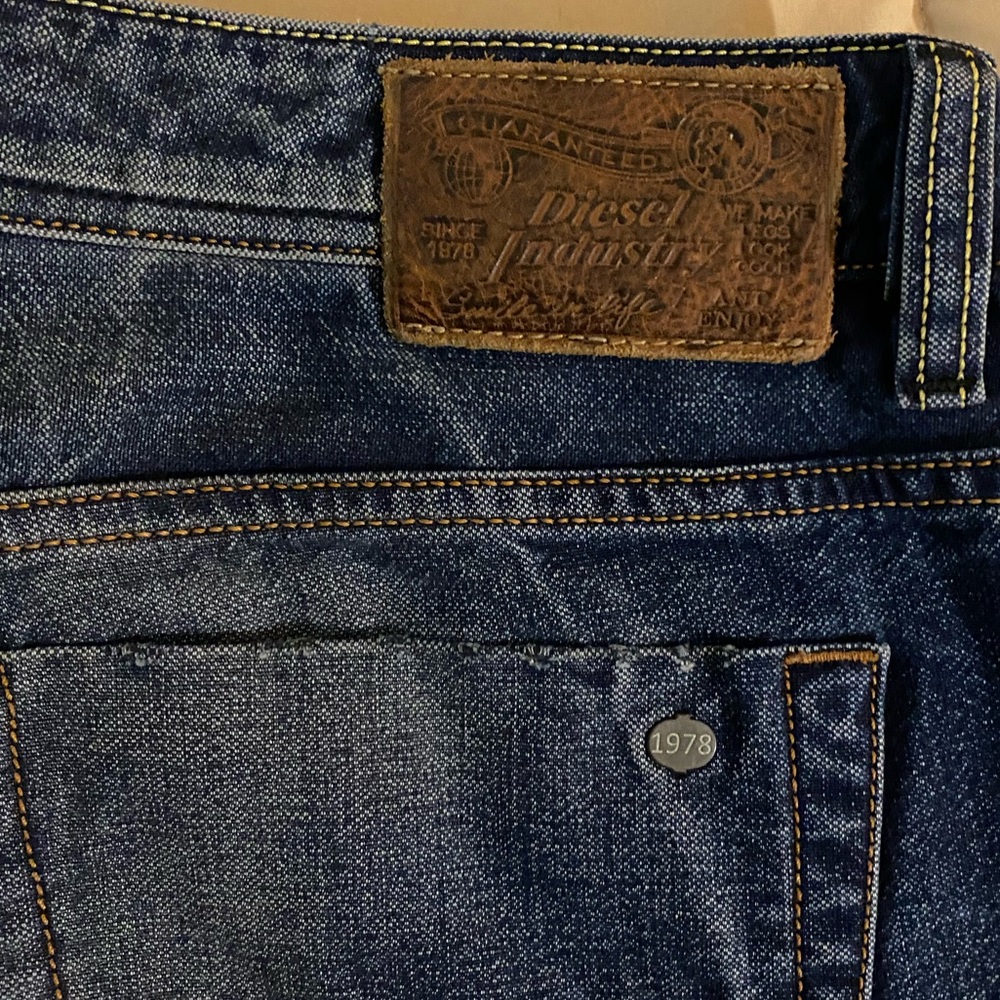 Diesel jeans dark wash size 38-32